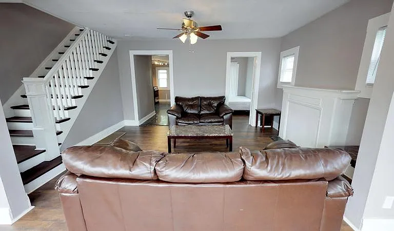 240 Lorraine Ave — Photo 3