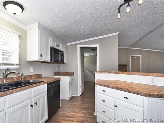 4th image of 10140 Lake Ridge Dr