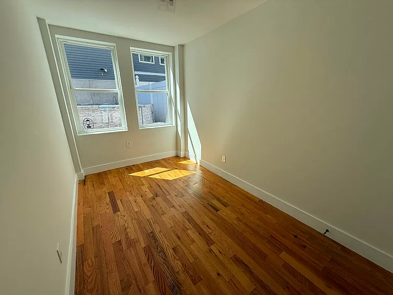 2521 West St #12E — Photo 8
