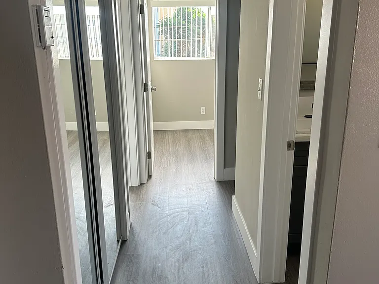 14014 Doty Ave #2 — Photo 4