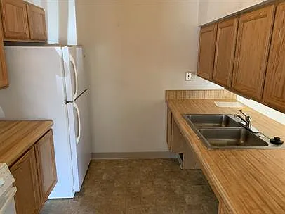 Building Photo - 267 Sanford St #10