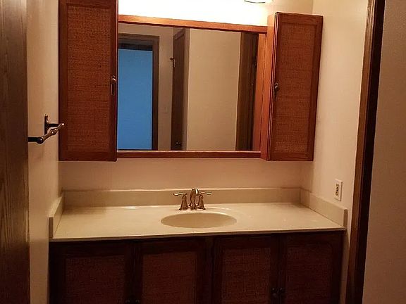 2nd image of 2117 E 45th St #201