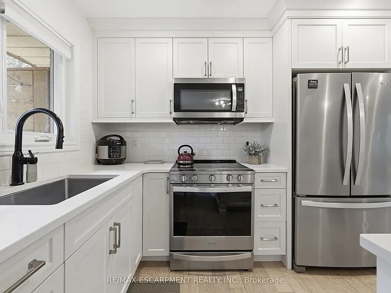 52 Grand Ave — Photo 11