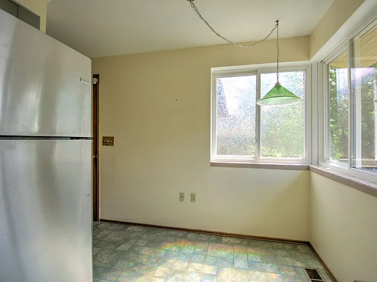 1636 Conger Ave NW — Photo 9