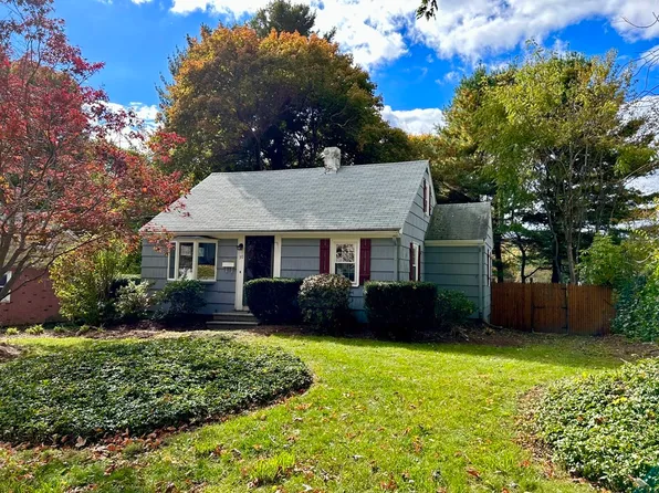 30 Darnell Rd, Worcester, MA 01606