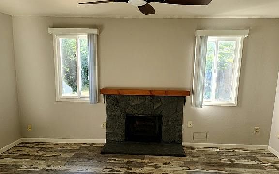 3rd image of 10955 SW 121st Ave