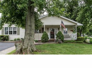 800 Dunbury Rd, Fairless Hills, PA 19030