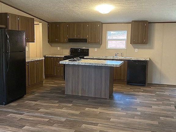 5th image of 130 Blue Springs Dr