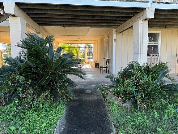 5th image of 182 Barracuda Street