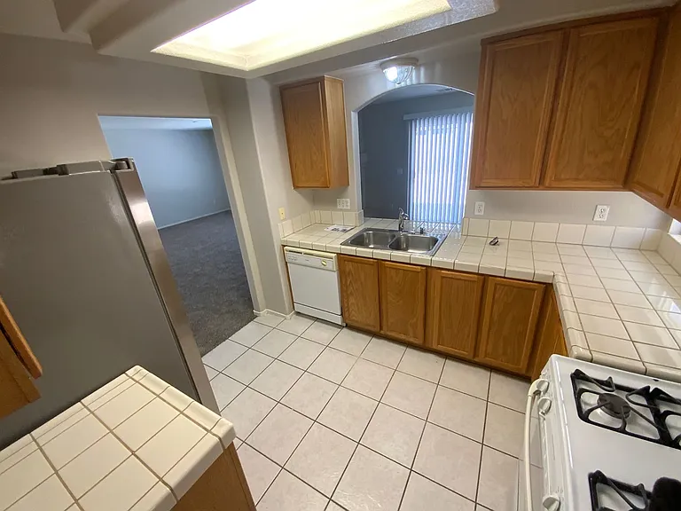 10256 Grecian Laurel Ct — Photo 17