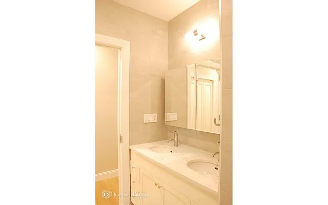 Rented by Douglas Elliman | media 21