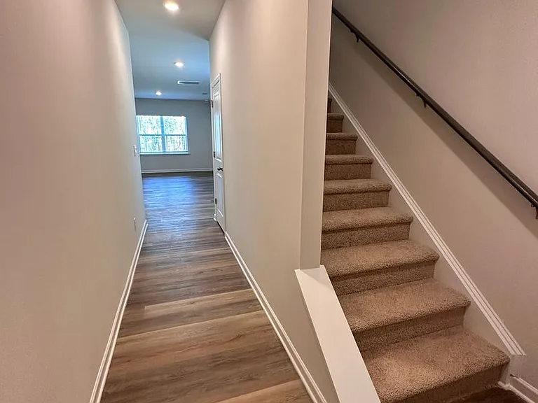 719 Wagon Cross Ct — Photo 2