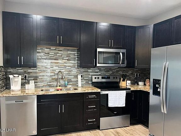 5th image of 2685 Palisades Dr #D