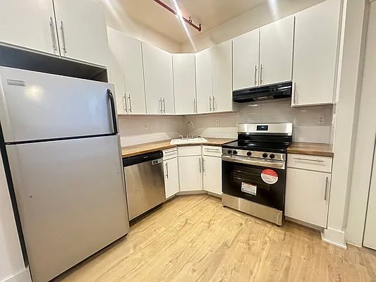 Rented by Dream Space Realty | media 13