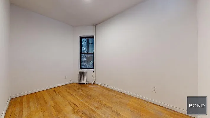 Rented by Bond New York | media 17