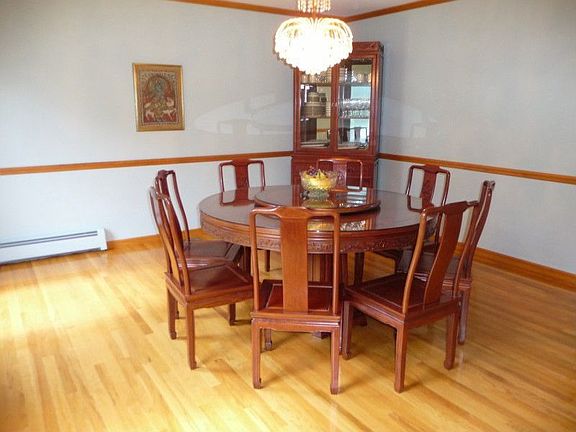 VERY LARGE FORMAL DINING ROOM WITH HARDWOOD FLOOR