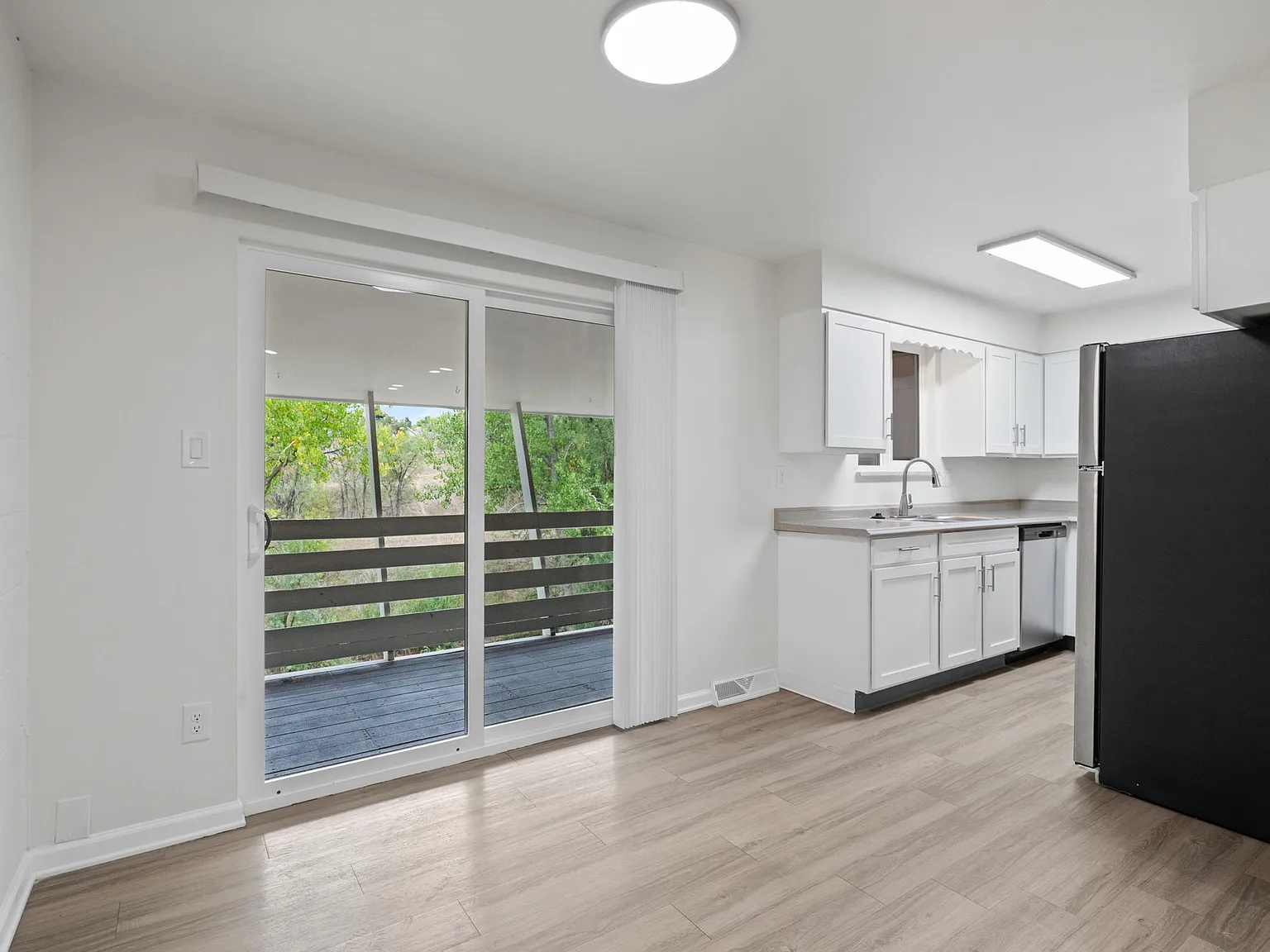 2 bed, 1.5 bath, 1000 sqft, $1,695 — Photo 4