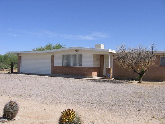 2nd image of 8940 N Hickory Dr