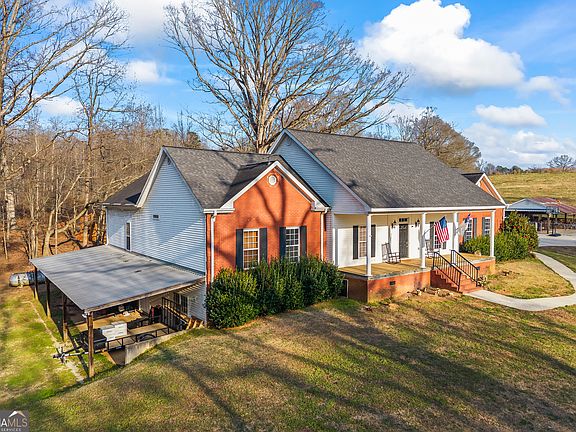 2nd image of 568 Hunt Rd