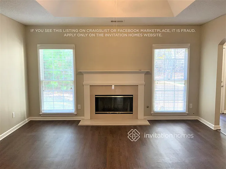 925 Evian Dr NW — Photo 3
