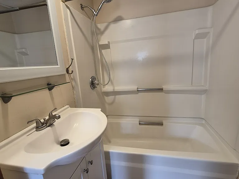 59 Pleasant St #202 — Photo 23