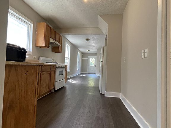 2nd image of 2113 5th St NE #1