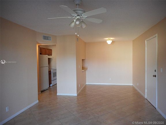 2nd image of 1838 Abbey Rd APT 205