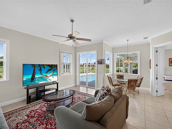 4th image of 106 King Fisher Way