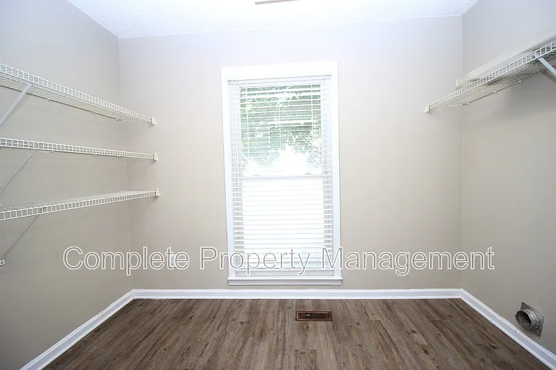 4 bed, 2.0 bath, 1456 sqft, $2,000 — Photo 4