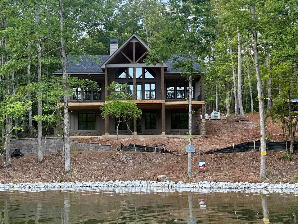 1st image of 681 Warren Rd
