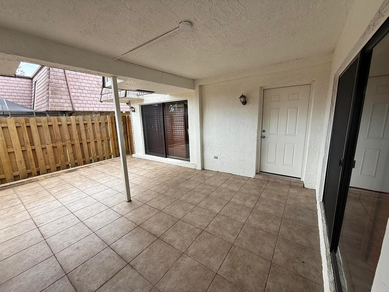 3 bed, 2.5 bath, 1449 sqft, $2,900 — Photo 2