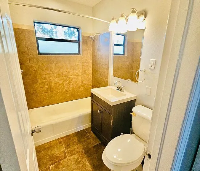1427 Pleasant Pl — Photo 16