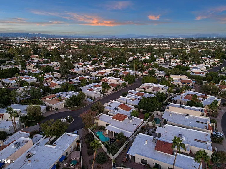4611 E Desert Dr — Photo 56