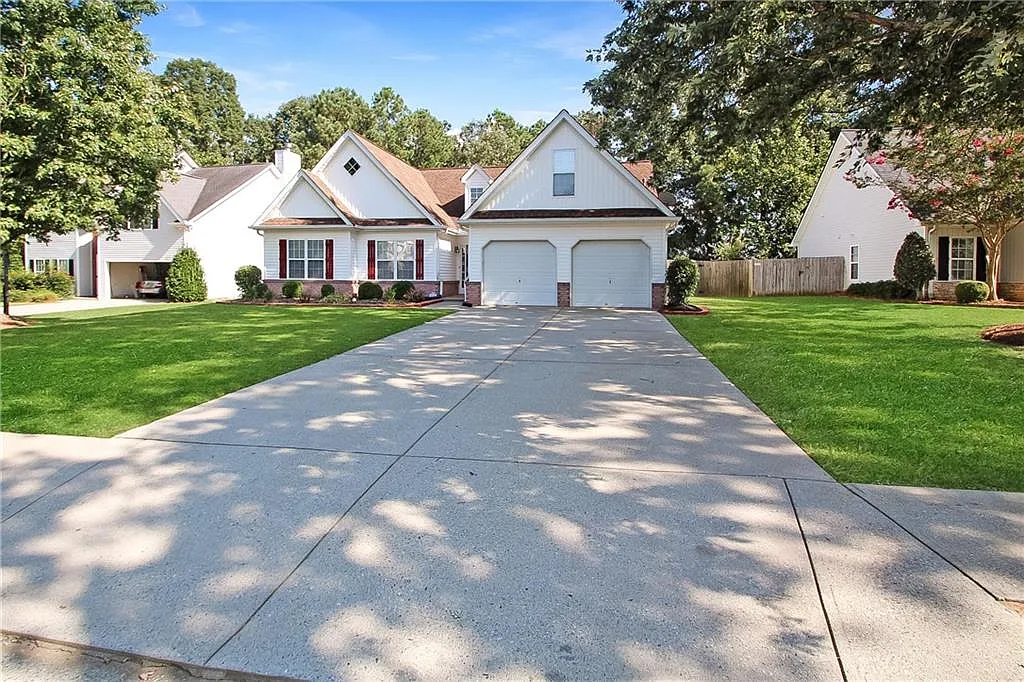 4 bed, 2.0 bath, 1770 sqft, $2,550 — Photo 1