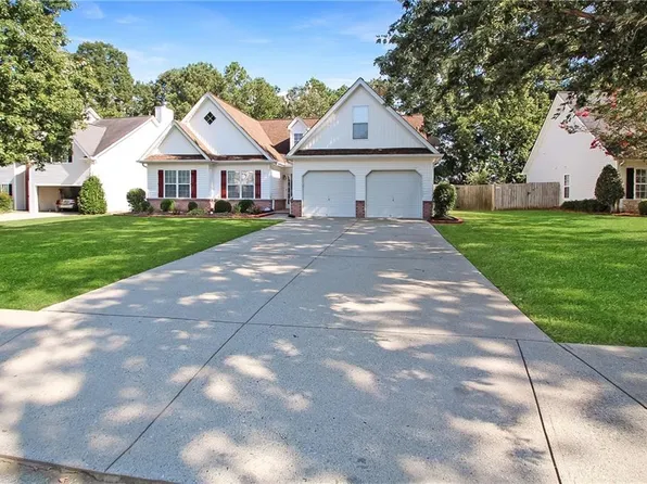 509 Tannenhill Pl, Sugar Hill, GA 30518