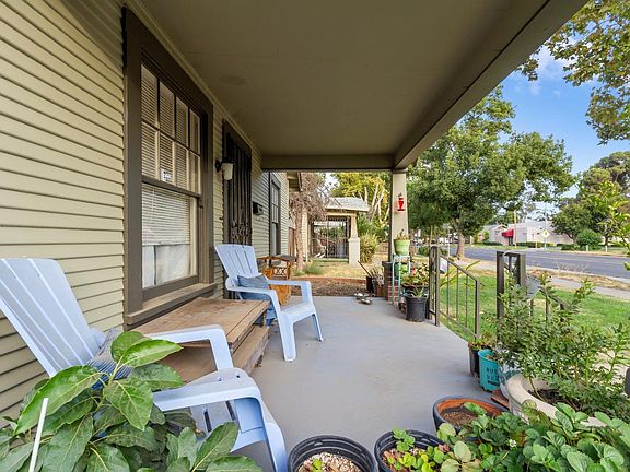 3rd image of 809 Tuolumne Blvd