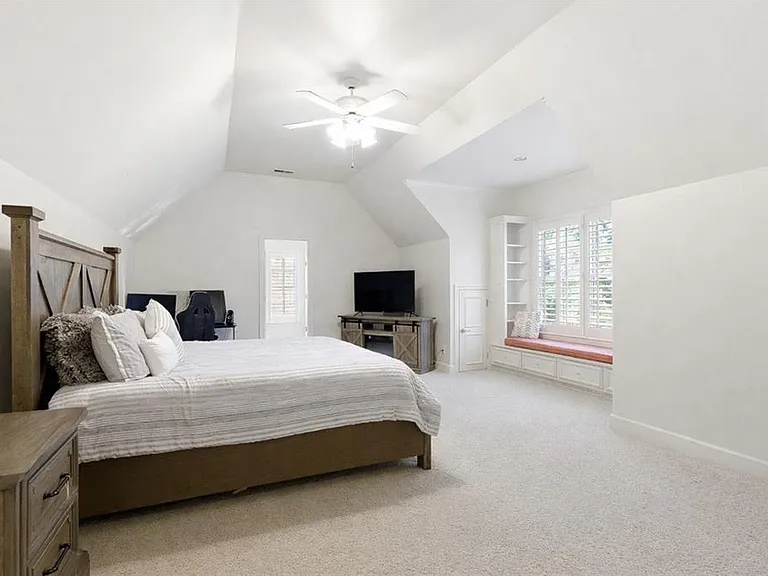 6335 Howell Cobb Ct — Photo 23