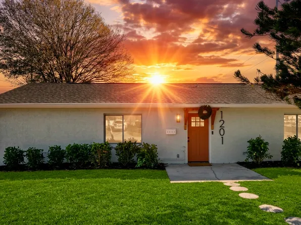 1201 8th Ave NE, Largo, FL 33770