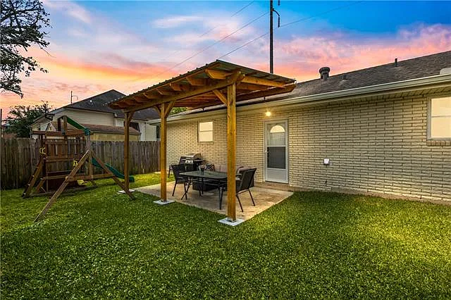 6355 Fleur De Lis Dr — Photo 28