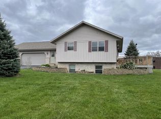 8324 200th Ave, Bristol, WI 53104