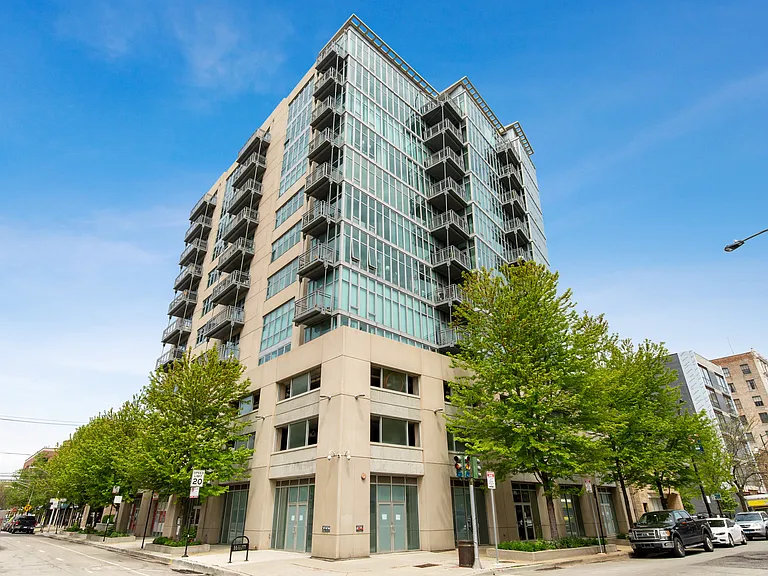 1000 W Leland Ave #5G — Photo 1