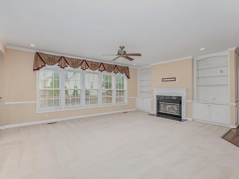 4911 Stockton Way — Photo 4