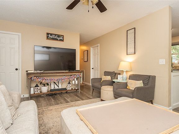 4th image of 2709 Dellwood Ln