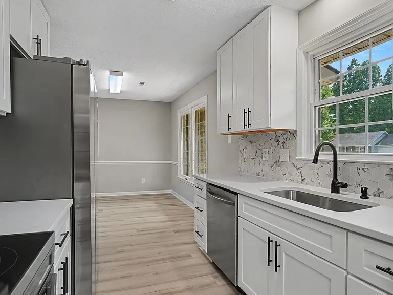 522 Temple Rd — Photo 14