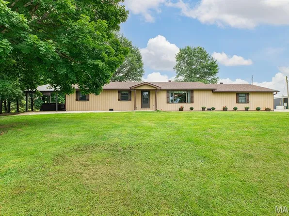29022 Smith Rd, Medora, IL 62063