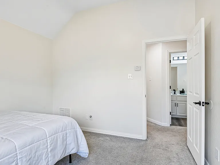 837 Moss Cliff Cir — Photo 22