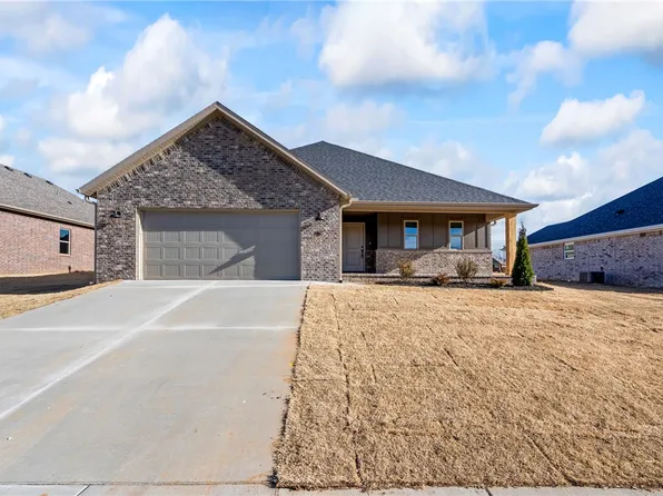 86 W Watson Ln, Farmington, AR 72730