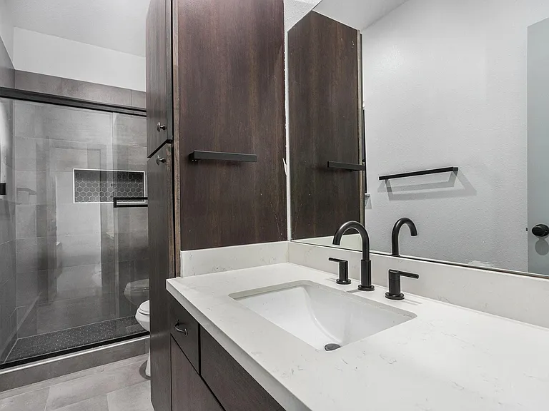 2422 Navigation Blvd #G — Photo 13