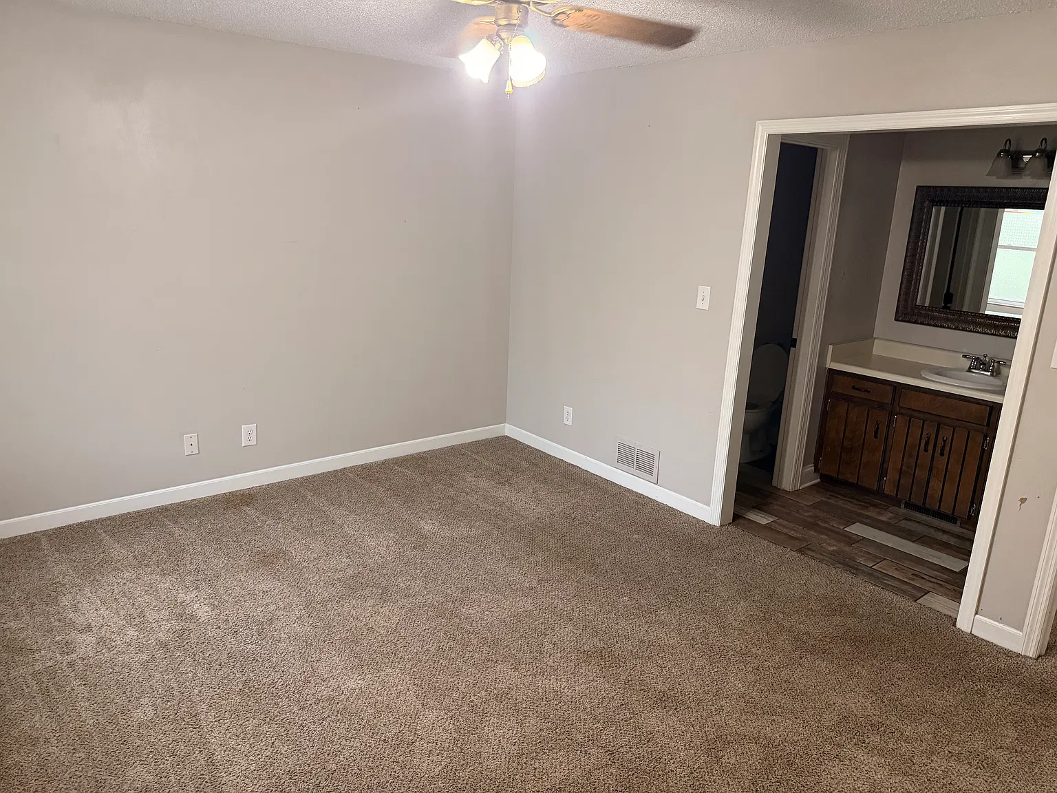 2 bed, 2.5 bath, 1116 sqft, $1,350 — Photo 4