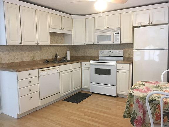 Spacious open Kitchen 